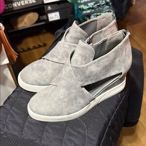 Stylish Gray Women's Shoes